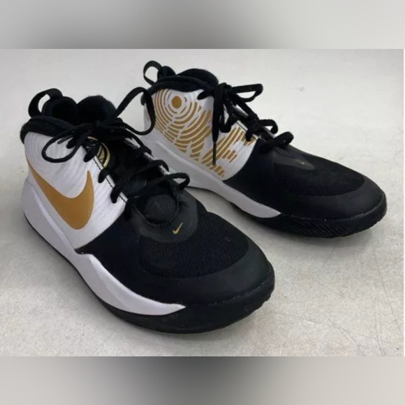 Nike Team Hustle D9 GS 'Black Metallic Gold' Size 5Y Like New MSRP $99 - Picture 2 of 6